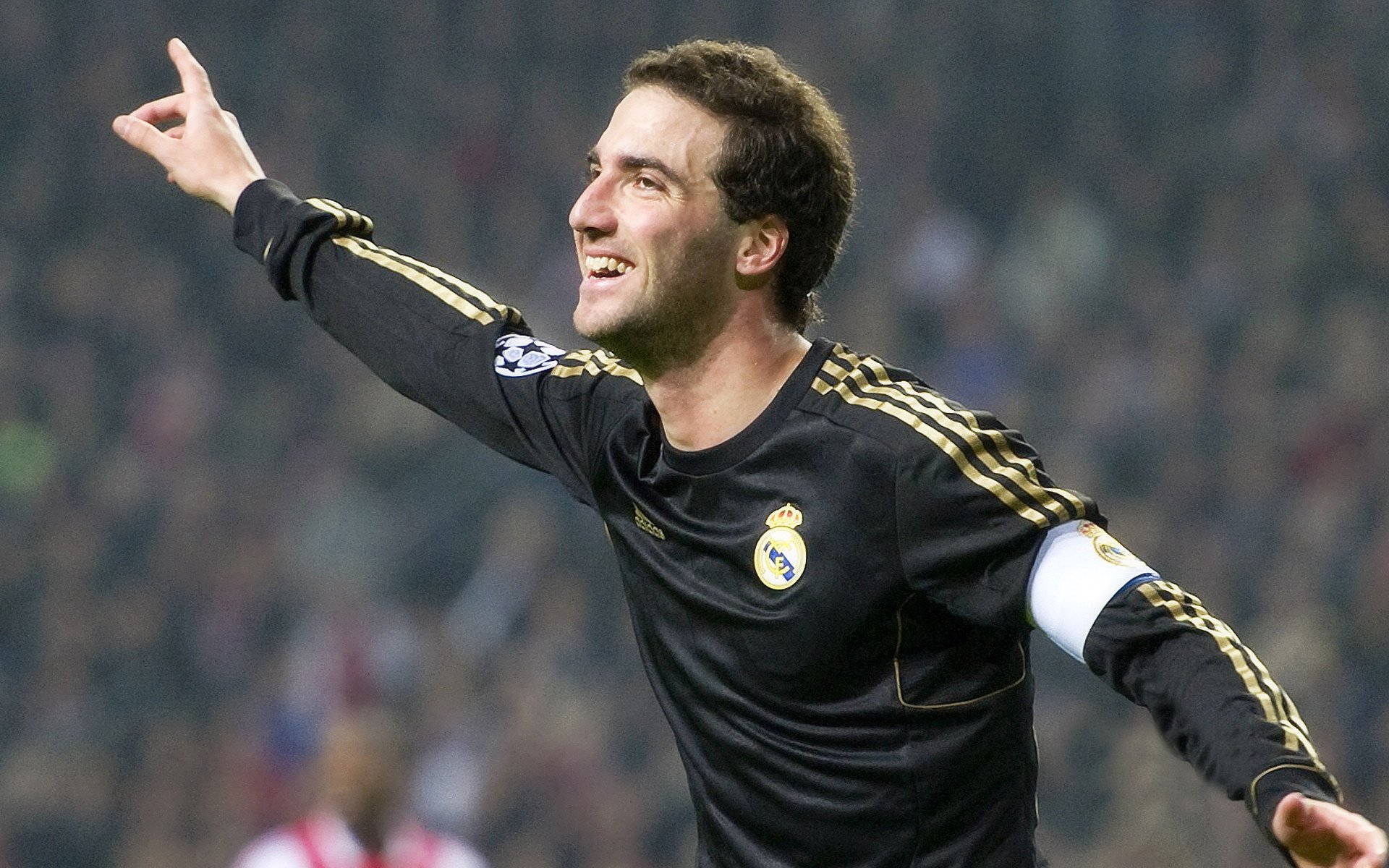 新兴力量崛起！意大利足球新秀点亮赛场，意大利足球队比赛