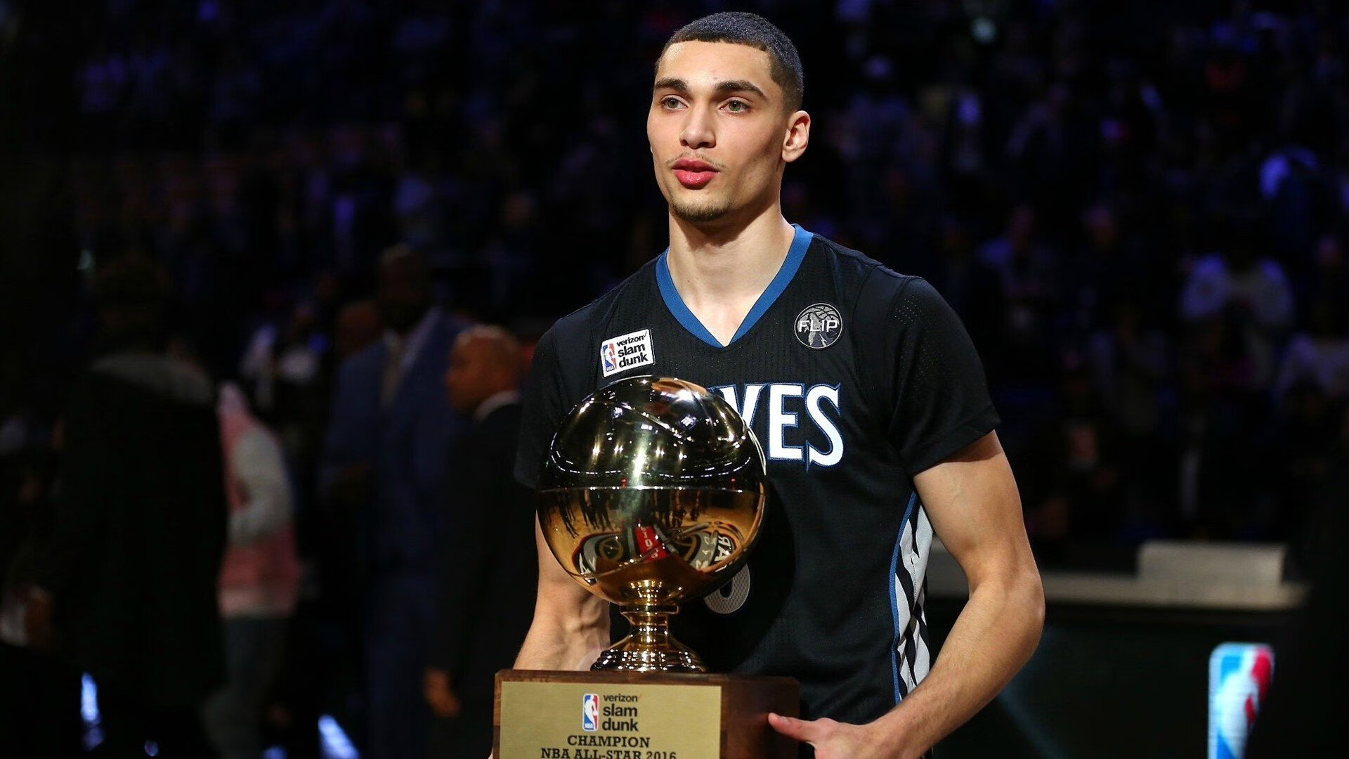 九游娱乐平台-湖人在季后赛中詹姆斯砍下50分，带队完成史诗逆转！，湖人队 詹姆斯